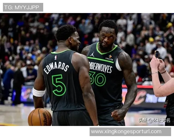 兰德尔带领球队奋勇争先19投12中砍下30分7篮板4助攻1抢断