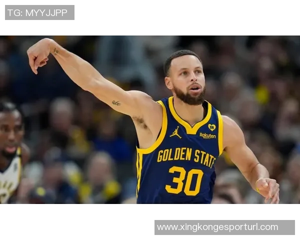 历史单场40三分10纪录库里领衔克莱紧随其后展现神射手风采