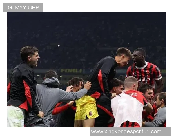 AIC评选上赛季意甲最佳阵容国米五将入选劳塔罗赖因德斯小麦在列